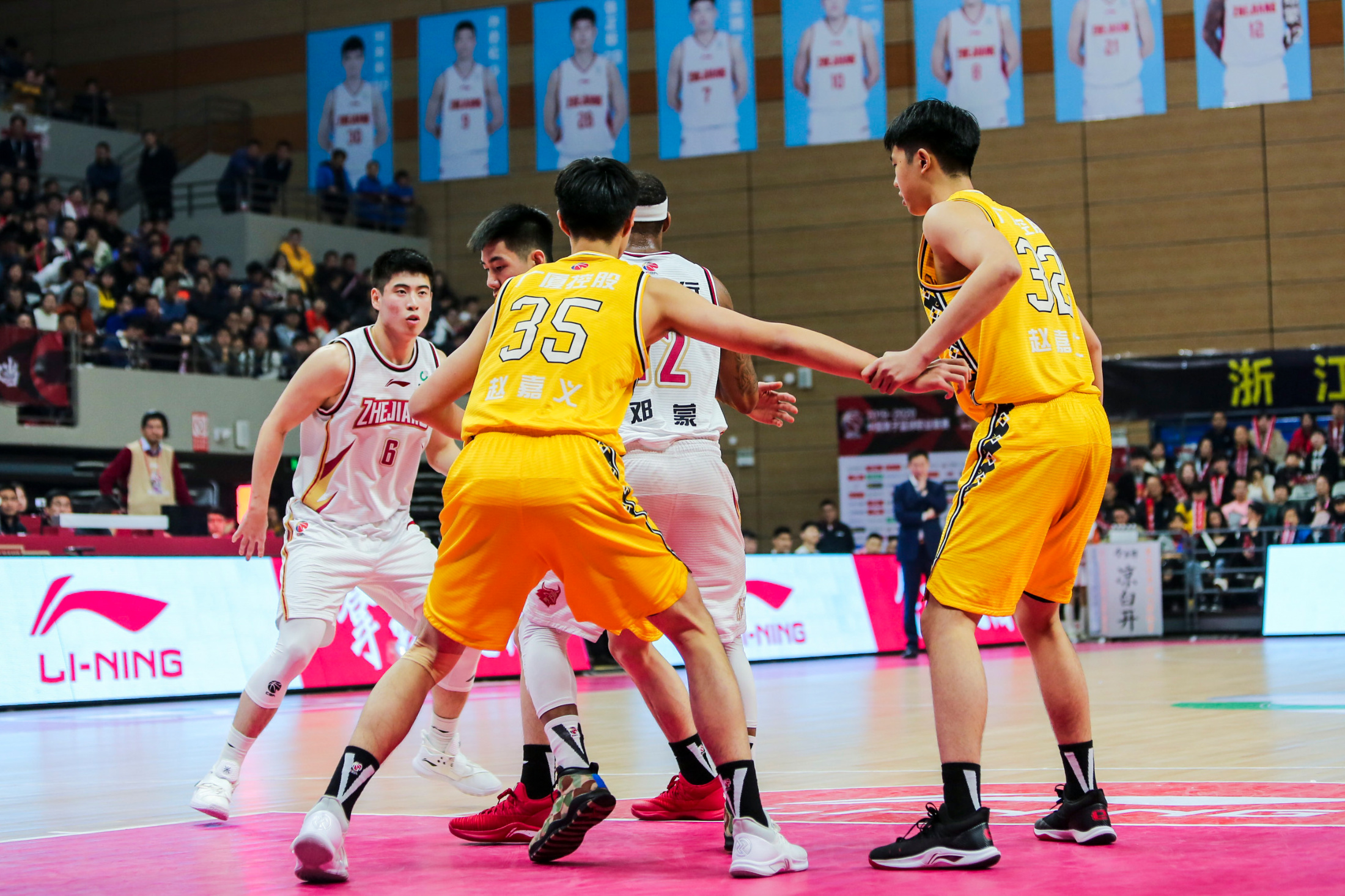 广厦男篮发布备战花絮，加时末段绝杀压哨，足总杯任务艰巨，轮换策略成焦点(广东宏远战广厦胜负发生逆袭)-开云官方入口